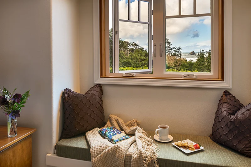 Barcelona Window Seat