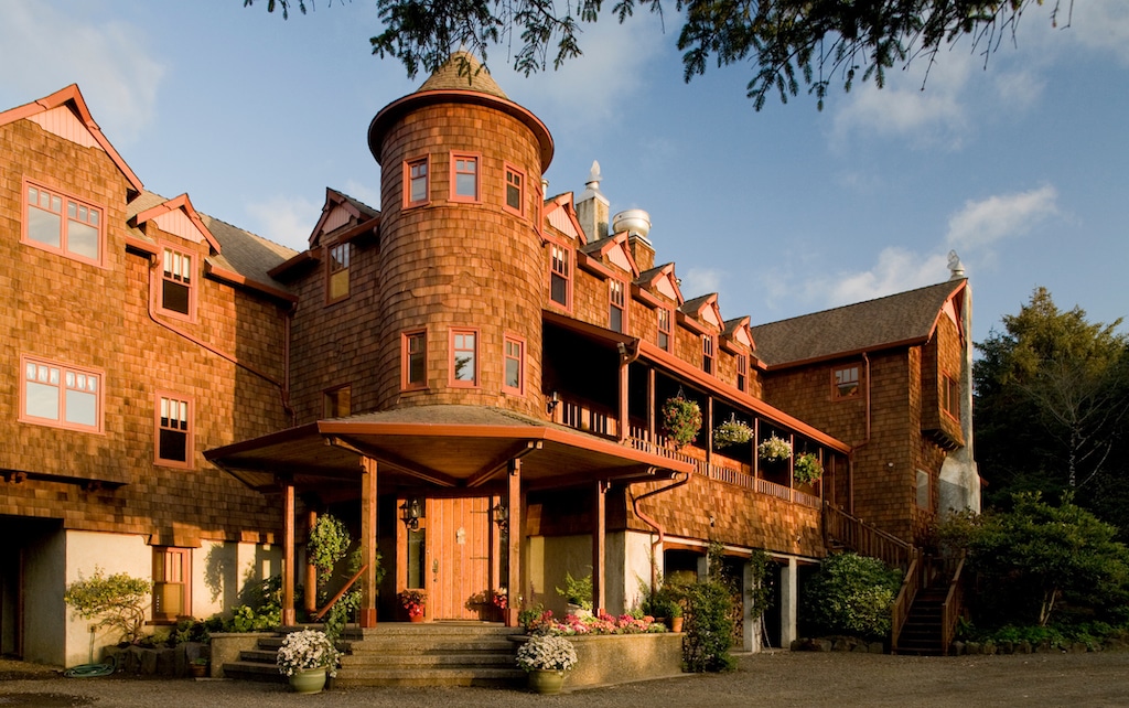 Plan Ahead for Whale Watching on the Oregon Coast and stay at our beautiful bed and breakfast