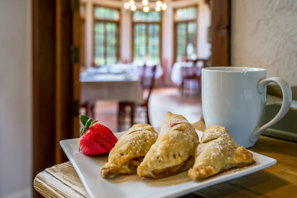 Cannon Beach restaurants are great for lunch and dinner, but join us for breakfast at our Inn
